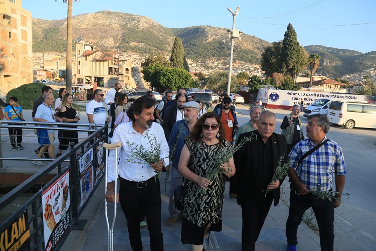Hatay'da 11. kez düzenlenen Uluslararası Antakya Film Festivali, bu yıl "sanatın iyileştirici gücü" temasıyla, 6 Şubat depreminin hüzünlü gölgesinde başladı.