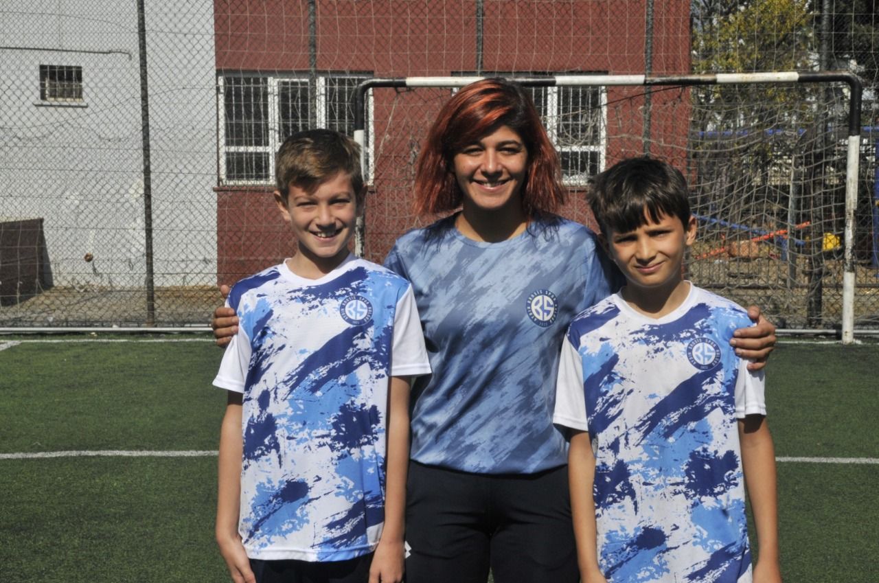 Aydın'da kurulan Brosis Futbol Kulübü, kadın antrenörlerin öncülüğünde erkek egemenliğine meydan okuyor ve geleceğin yıldız futbolcularını yetiştiriyor