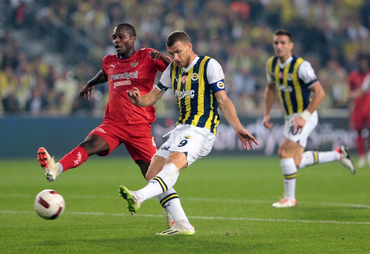 Trendyol Süper Lig'in 9. haftasında Fenerbahçe ile karşılaşan Atakaş Hatayspor, rakiplerine karşı galip gelemedi ve bu sezonun ilk mağlubiyetini yaşadı. 