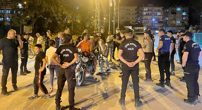 İskenderun’da konteyner kentler ve çevrelerinde gerçekleşen asayiş uygulamasında 1 kişi gözaltına alındı.