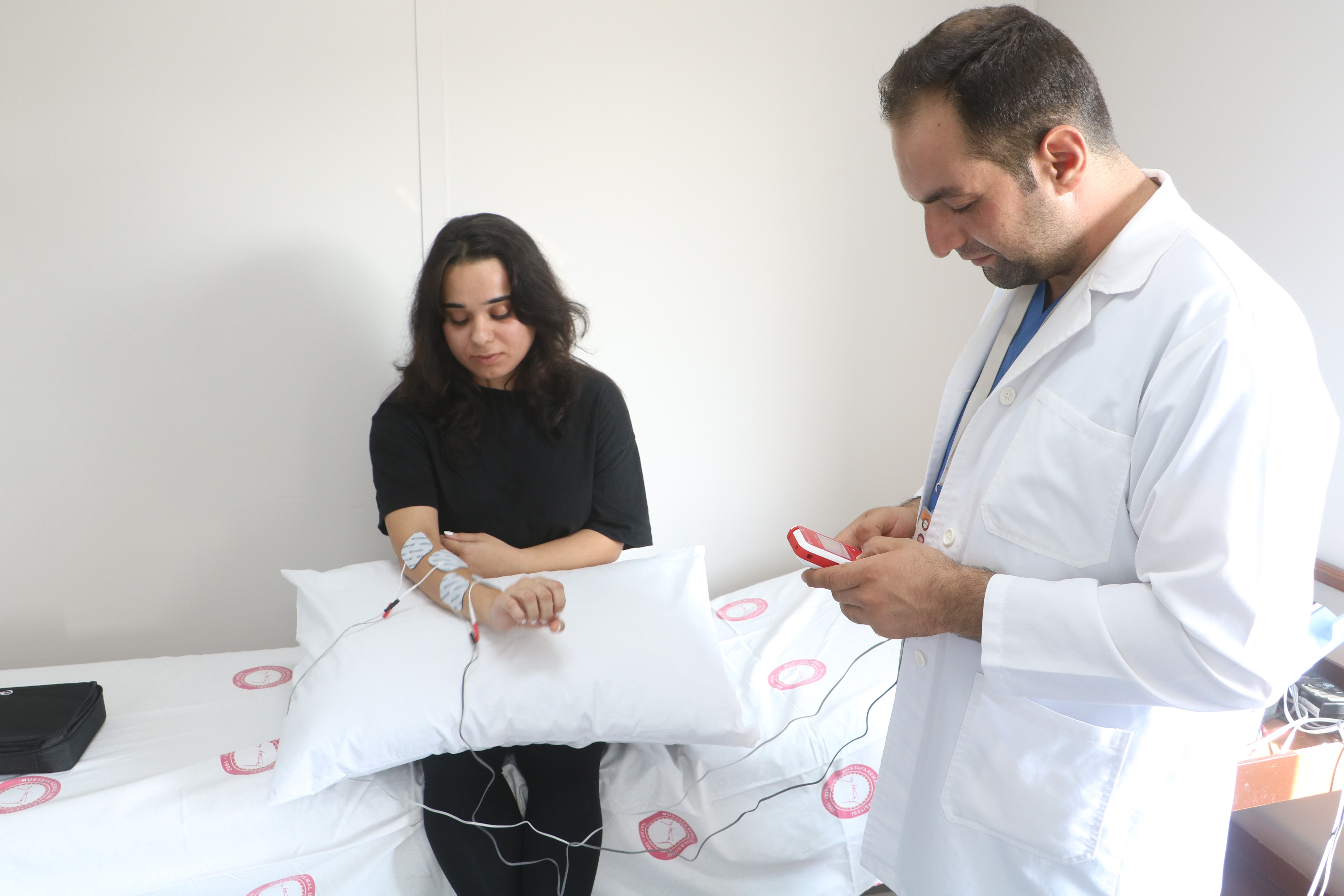 Hatay, tarihinin en büyük felaketlerinden birini yaşadıktan sonra Kocaeli'den gelen kadınların maddi desteğiyle inşa edilen fizik tedavi ve rehabilitasyon merkezi, depremzedelere umut ışığı oldu.
