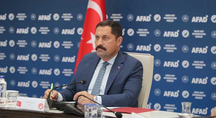 Hatay Valisi Mustafa Masatlı, İl Afet Koordinasyon Merkezi’nde düzenlenen Afet ve Acil Durum Koordinasyon Kurulu Toplantısı'nda, İl genelinde kış mevsiminde alınacak tedbirleri görüştü. 
