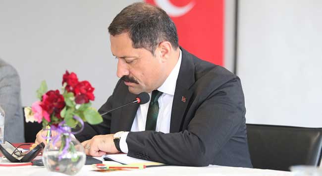 Hatay Valisi Mustafa Masatlı, Hassa ve Reyhanlı'daki mahalle muhtarları toplantısında, 6 ve 20 Şubat depremlerinin ardından ilçelerdeki iyileşme sürecini ele aldı. 