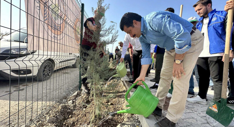 Cumhuriyetimizin 100. yılını gurur ve coşkuyla kutlama adına, İskenderun'da "Geleceğe Nefes, Cumhuriyete Nefes" sloganıyla özel bir fidan dikimi etkinliği gerçekleştirildi. 