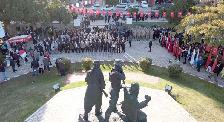 Dörtyol ilçesinde, Milli Mücadele'de ilk kurşunun atılışının 105. yıldönümü düzenlenen törenle kutlandı.