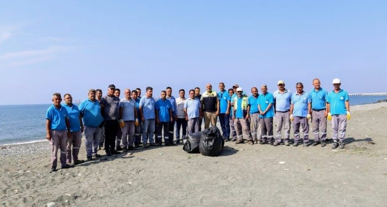 Hatay Büyükşehir Belediyesi Çevre Koruma ve Kontrol Dairesi Başkanlığı, 2015 yılından beri ilin denize kıyısı olan 7 ilçesindeki 158 km uzunluğundaki sahil şeridini düzenli olarak temizliyor.