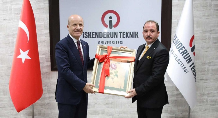 Yükseköğretim Kurulu (YÖK) Başkanı Prof. Dr. Erol Özvar, Mustafa Kemal Üniversitesi (MKÜ)'nin Akademik Atama, Yükselme ve Akademik Başarı Töreni'ne katılmak üzere Hatay'a geldi. 