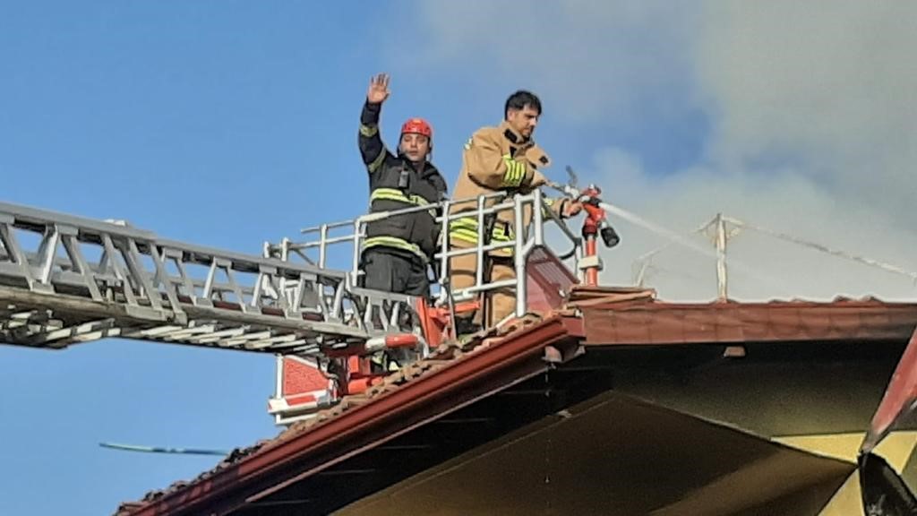 Hatay’ın Antakya ilçesinde meydana gelen konut yangını söndürüldü.