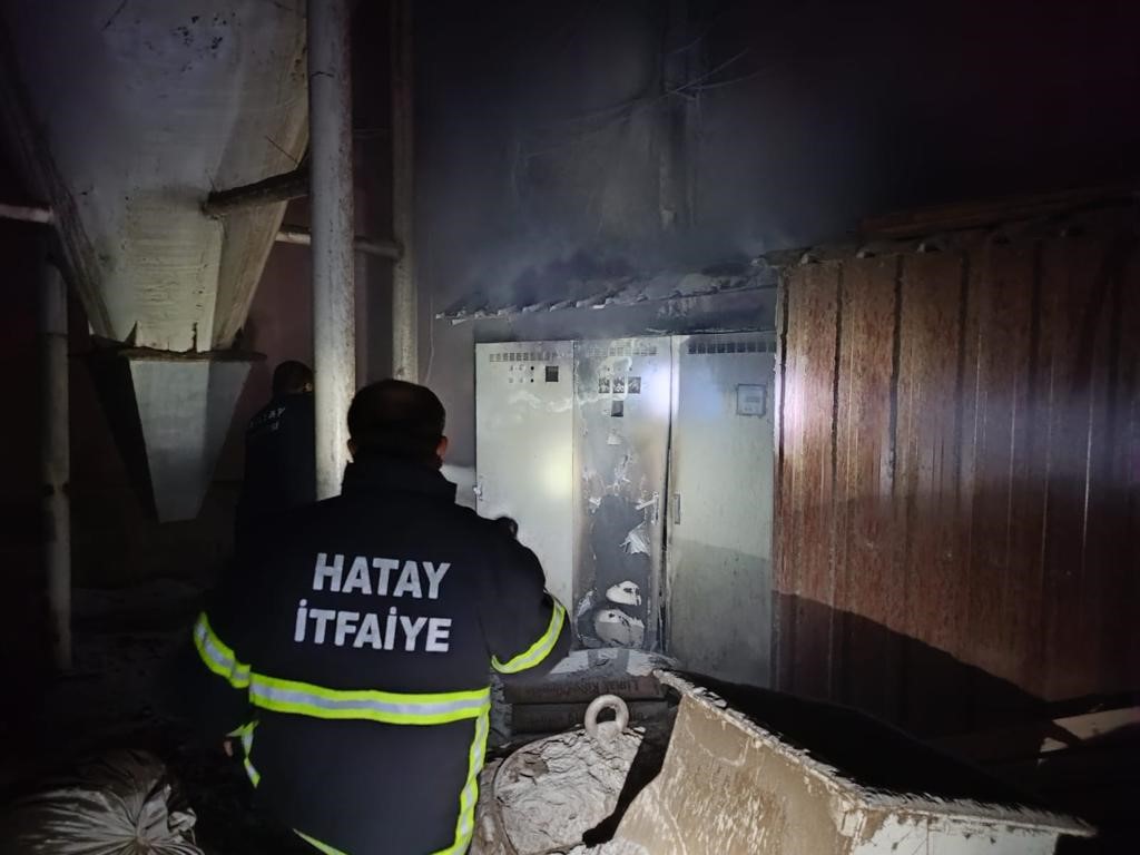 Hatay’da pirina fabrikasında çıkan yangın söndürüldü