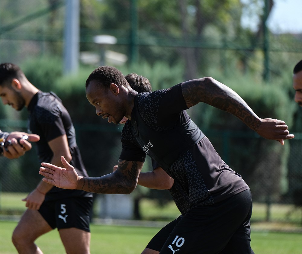 Hatayspor, Trendyol Süper Lig'in 6. haftasında sahasında oynayacağı Trabzonspor maçının hazırlıklarını sürdürdü.