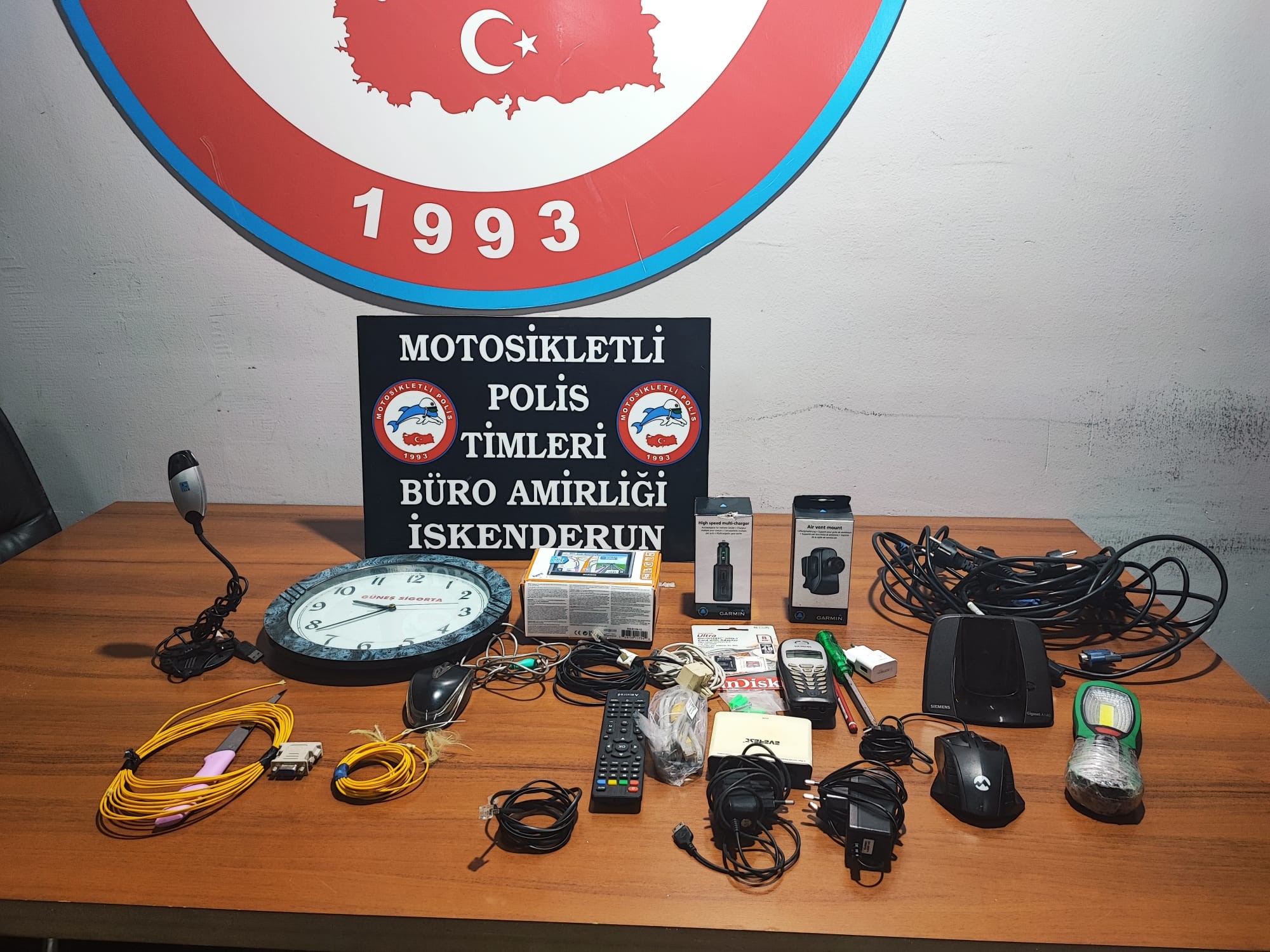 Hatay’ın İskenderun ilçesinde yapılan asayiş operasyonunda 6 şahıs gözaltına alındı.