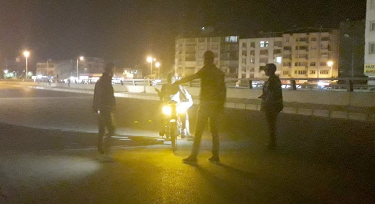İskenderun Polisi, dün akşam 2 saat süren huzur uygulamasında 1811 şahıs, 415 araç ve 680 motosikleti kontrol etti. 