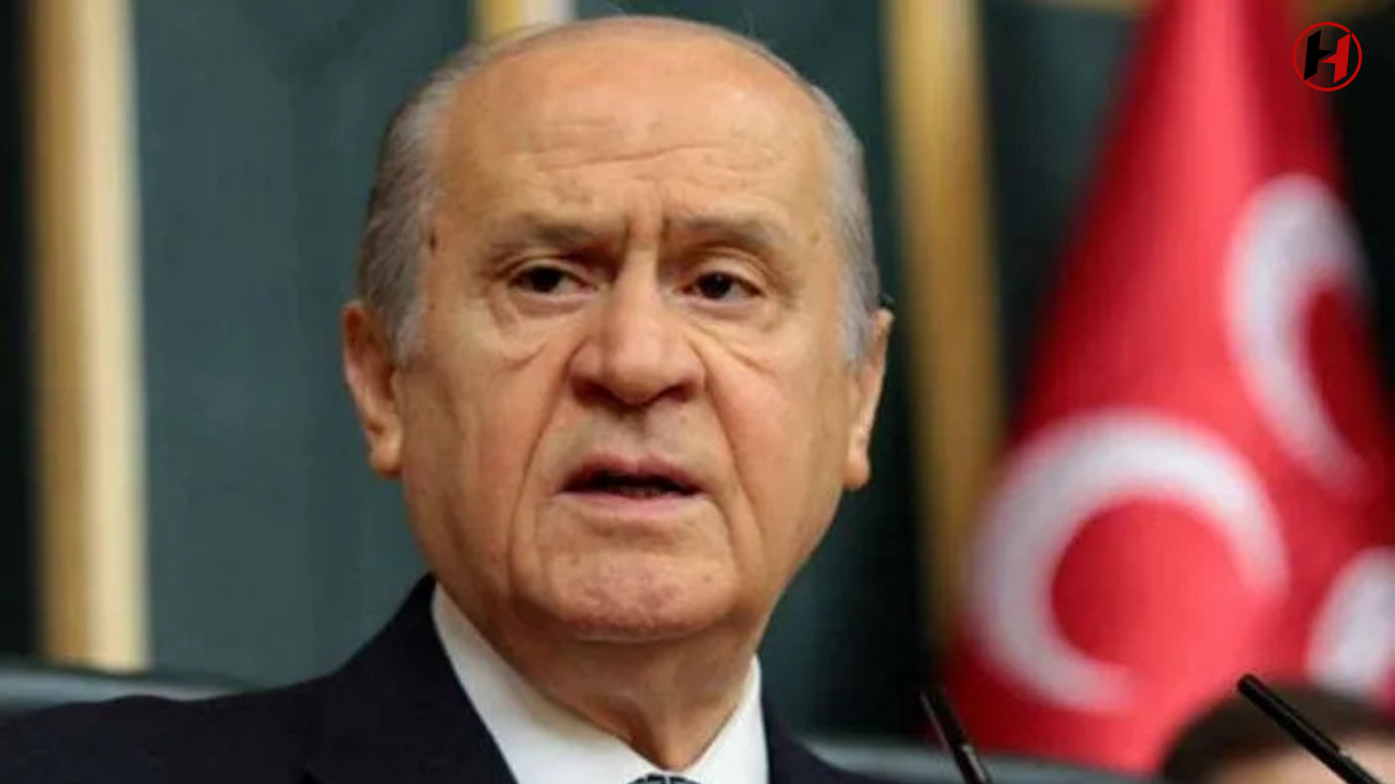 Bahçeli'den FETÖ Elebaşı Gülen'e Sert Sözler: "Türkiye'de Gömülecek Toprak Yok"