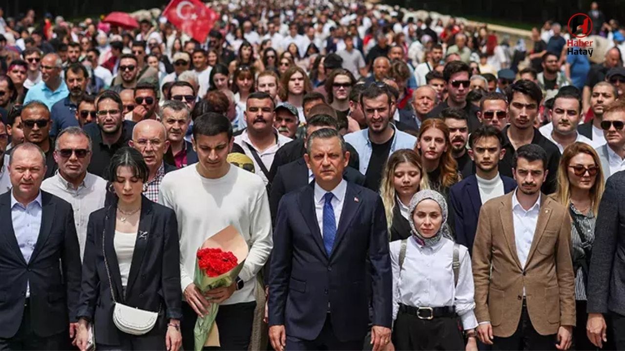 CHP, Cumhuriyet Bayramı Yürüyüşüyle Anıtkabir’e Yürüdü