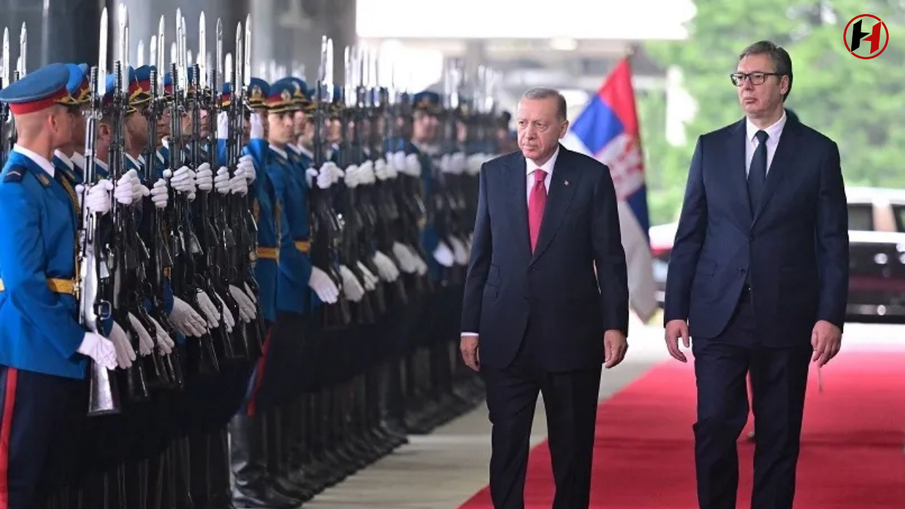 Cumhurbaşkanı Erdoğan, Belgrad'da Resmî Törenle Karşılandı: Vucic ile Kritik Görüşme