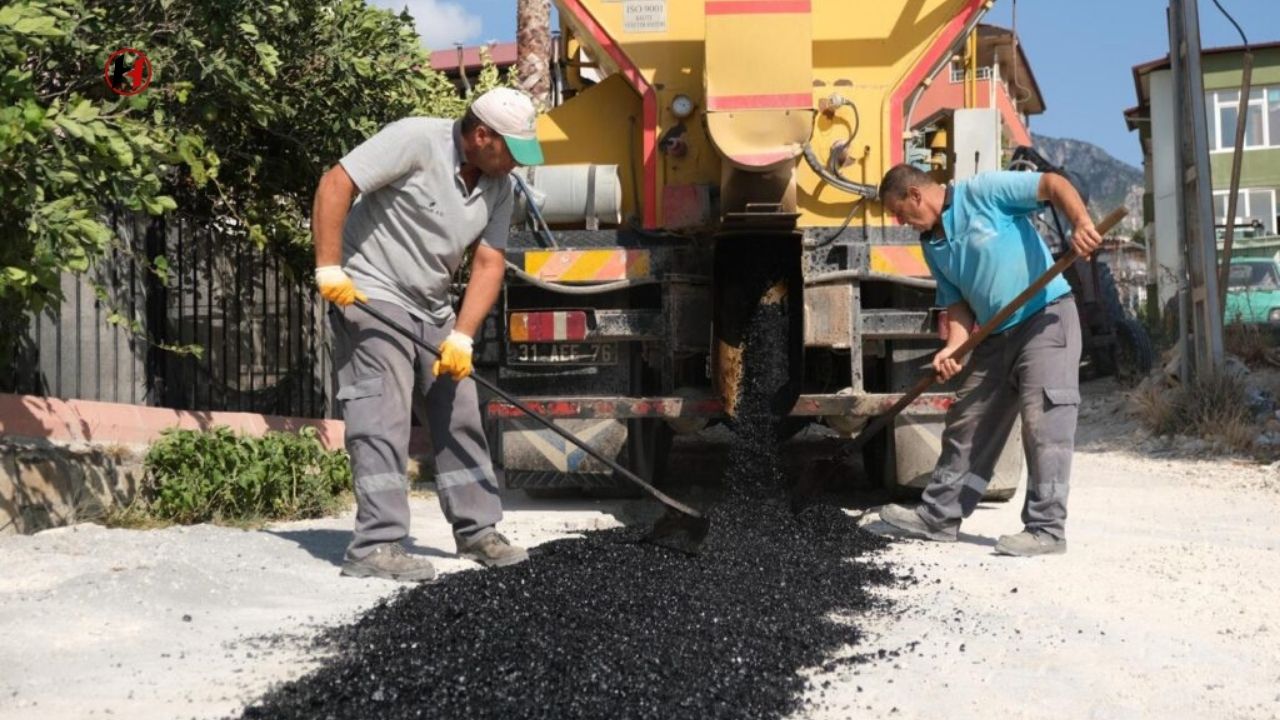 Defne’de Asfalt Çalışmaları Hızla Devam Ediyor