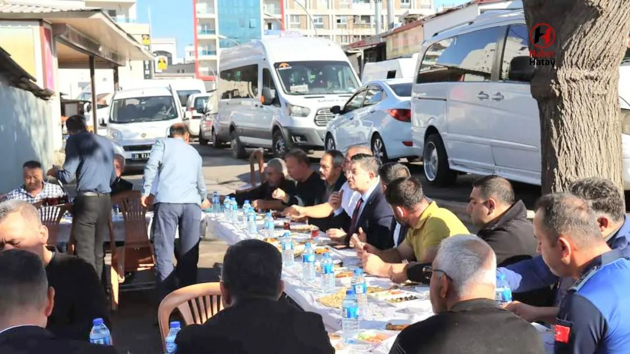 Dörtyol Belediye Başkanı, Şoförlerle Kahvaltıda Buluştu