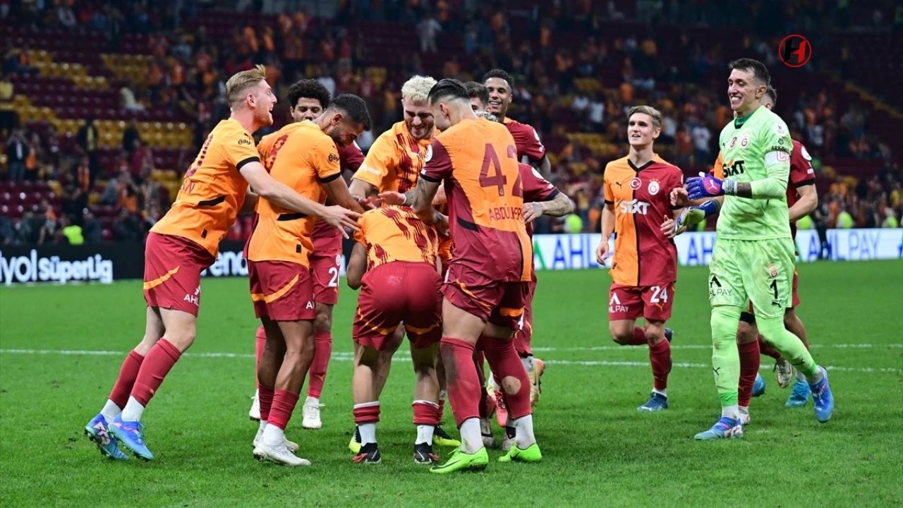 Galatasaray, Antalyaspor ile Süper Lig’de Zirve Mücadelesi Verecek