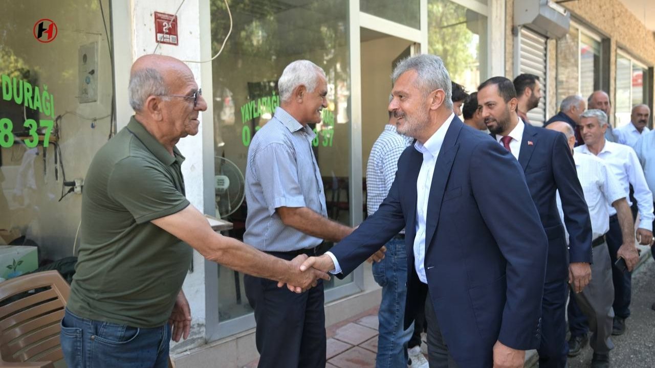 Hatay Büyükşehir Belediye Başkanı Mehmet Öntürk, Yayladağı'nda Esnaf ve Muhtarlarla Bir Araya Geldi