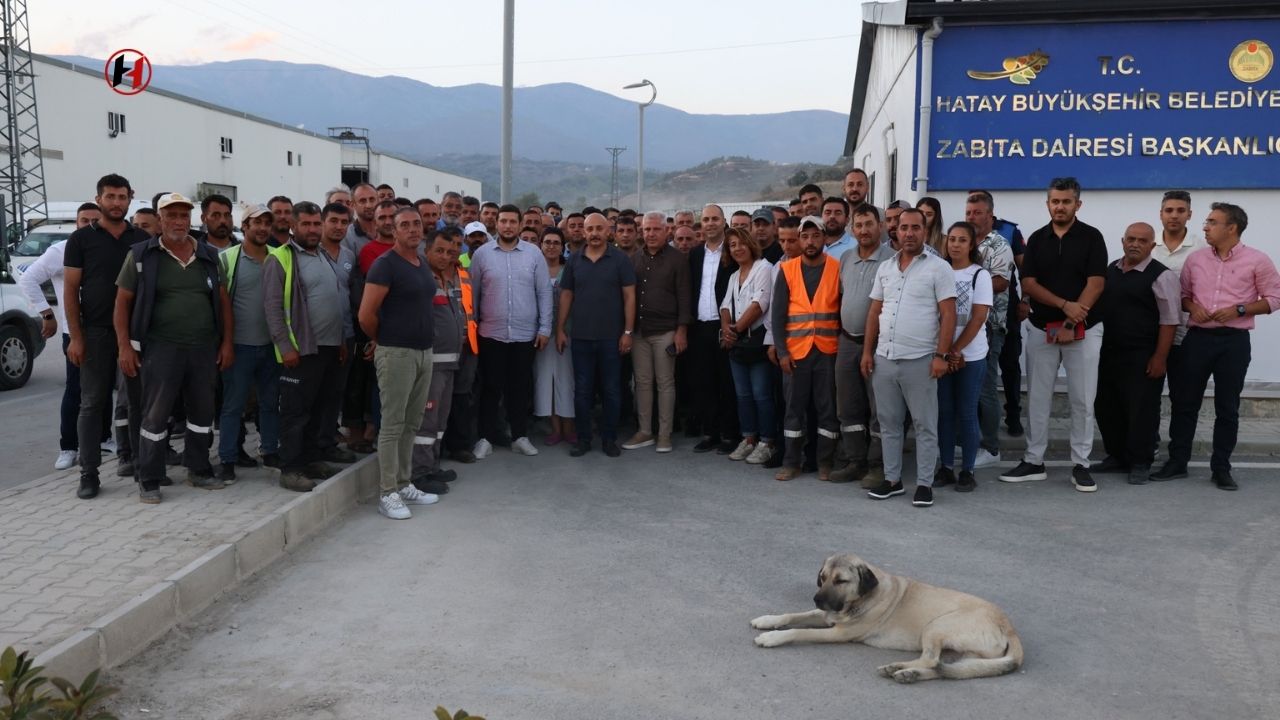 Hatay Büyükşehir Belediyesi, Depremden Etkilenen Bölgelerde Sorunları Hızla Çözüyor