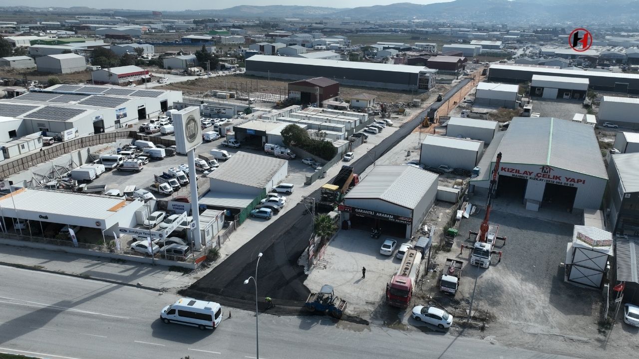 Hatay Büyükşehir Belediyesi'nden Güzelburç ve Subaşı'nda Asfalt Atağı