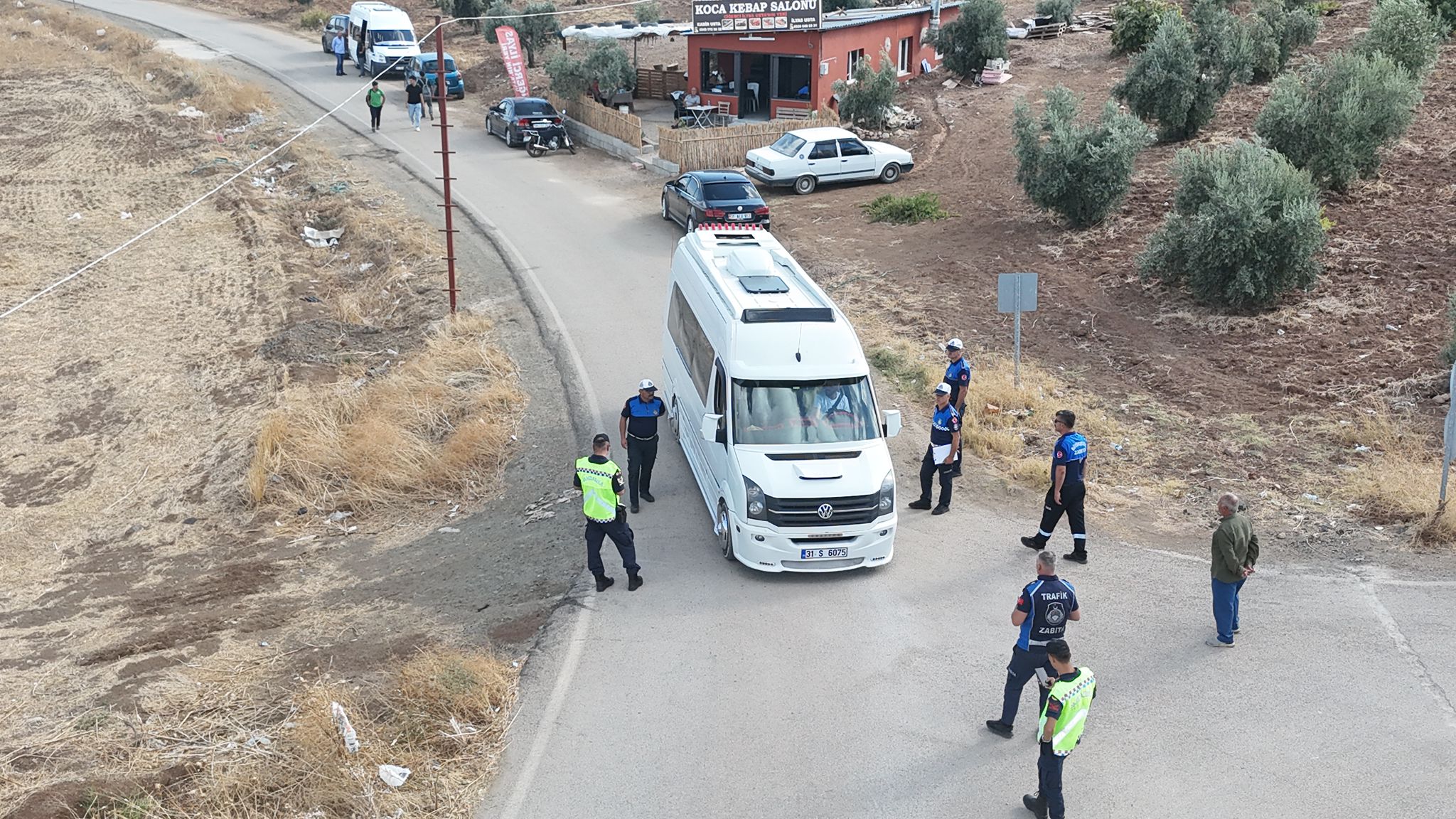 Hatay Büyükşehir Belediyesi, 2024-2025 eğitim-öğretim yılının başlamasıyla birlikte öğrenci servislerine yönelik denetimler gerçekleştiriyor.