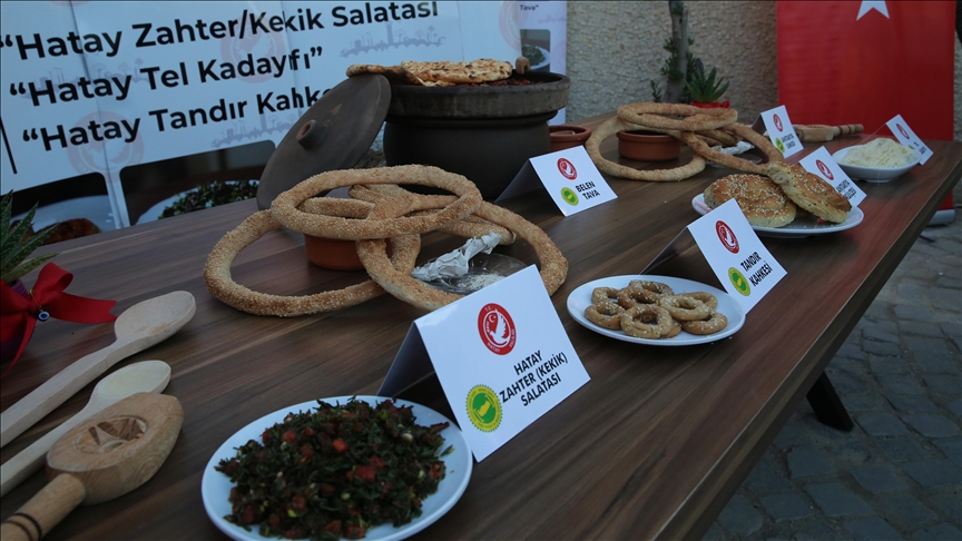 Hatay Valiliği’nin girişimiyle coğrafi işaret belgesi alan 6 yeni ürün, Odabaşı Mahallesi'ndeki Hatay Gastronomi Çarşısı'nda tanıtıldı.