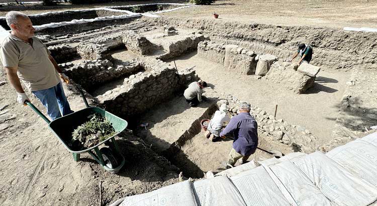 Hatay’da Roma Dönemi’ne ait Antakya Antik Hipodromu çevresinde gerçekleştirilen kazılarda, milattan sonra 4. yüzyıla uzanan bir sarayın kalıntılarına ulaşıldı. 