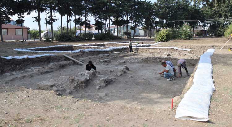 Hatay’da Roma Dönemi’ne ait Antakya Antik Hipodromu çevresinde gerçekleştirilen kazılarda, milattan sonra 4. yüzyıla uzanan bir sarayın kalıntılarına ulaşıldı. 