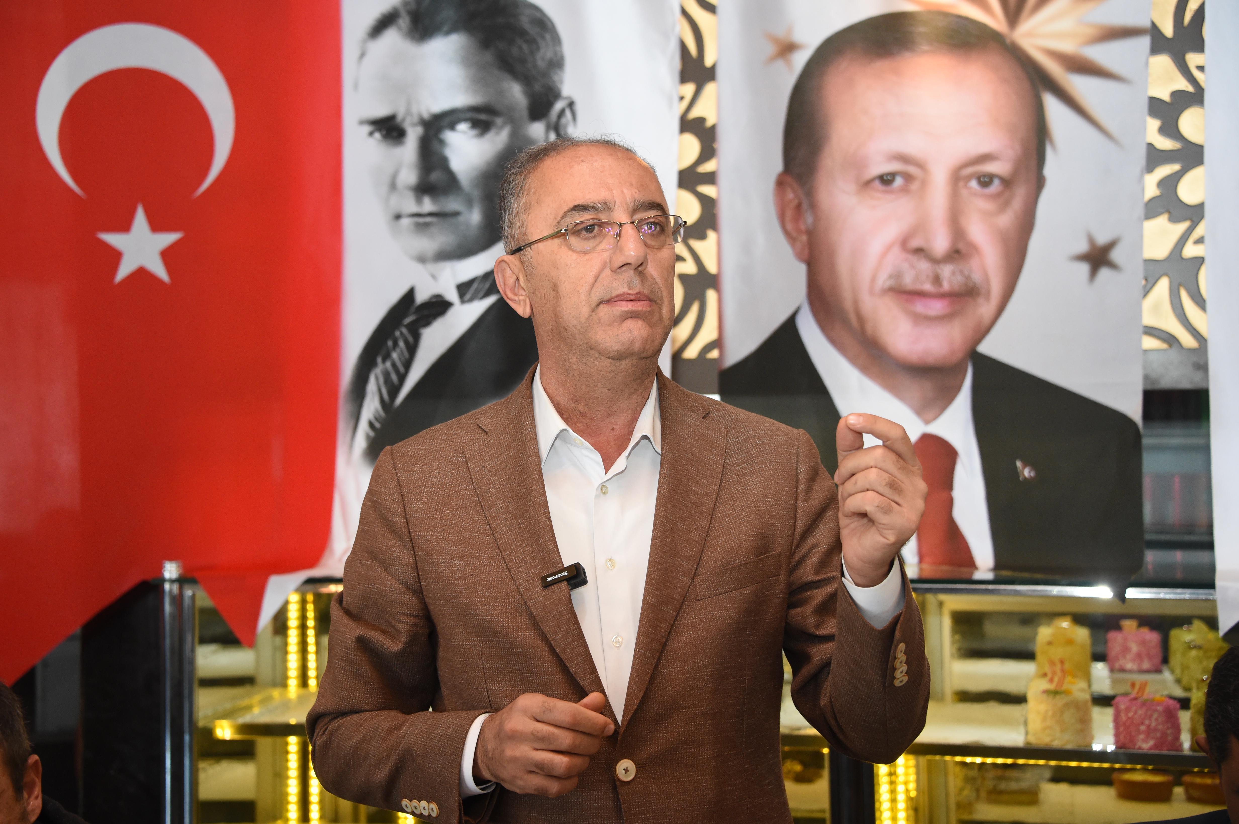 Antakya Belediye Başkanı İbrahim Naci Yapar, şehri yeniden inşa etme sürecini ve AK Parti Antakya İlçe Kongresi'ne dair açıklamalarda bulundu. Antakya'nın küllerinden doğacağını vurguladı.