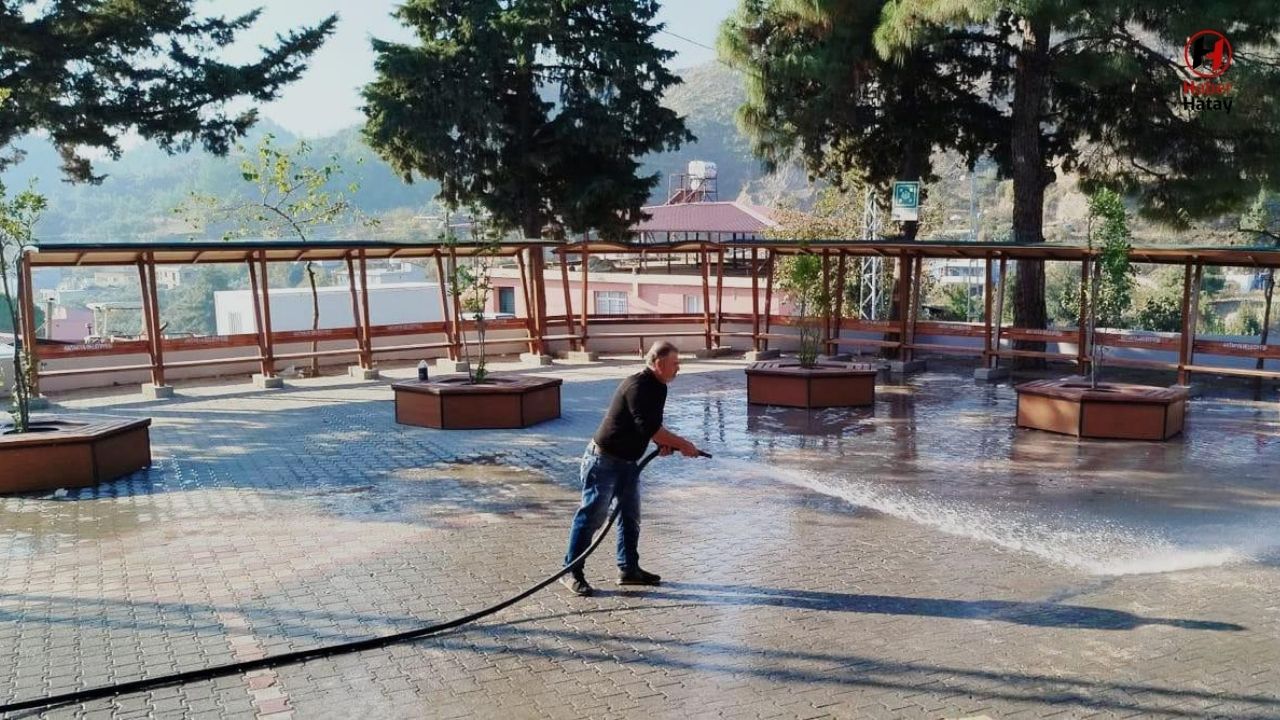 Antakya Belediyesi Park ve Bahçelerde Kışa Hazırlık Çalışmalarına Başladı