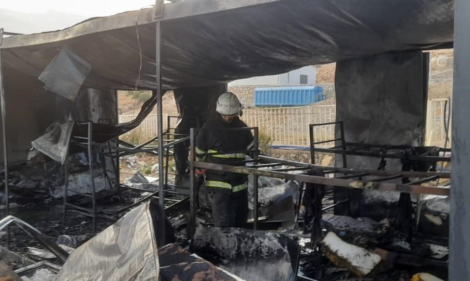 Hatay İskenderun'da şantiye personelinin kaldığı konteyner alevlere teslim oldu. İtfaiyenin müdahalesiyle söndürülen yangında konteyner tamamen kullanılmaz hale geldi.