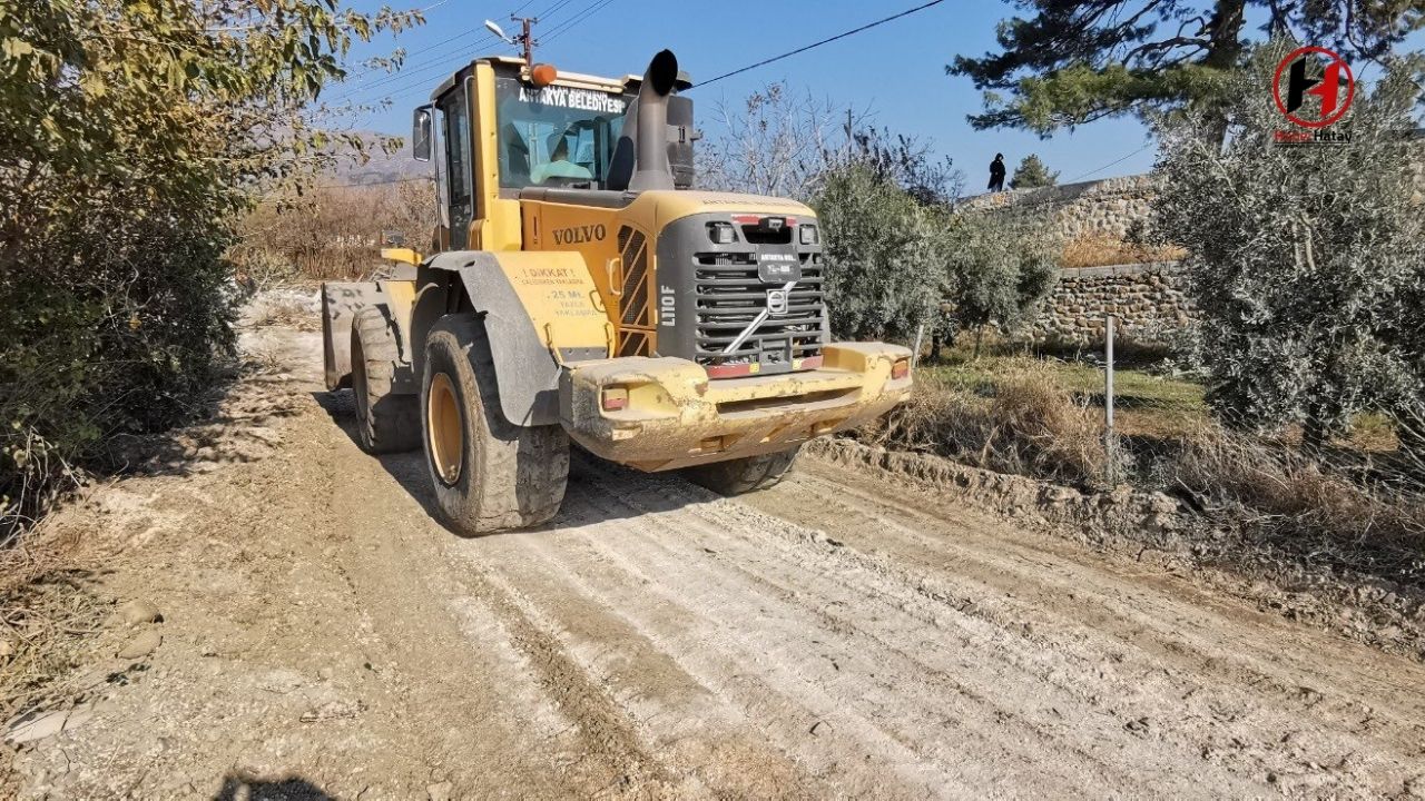 Antakya Belediyesi Yol Çalışmalarını Sürdürüyor