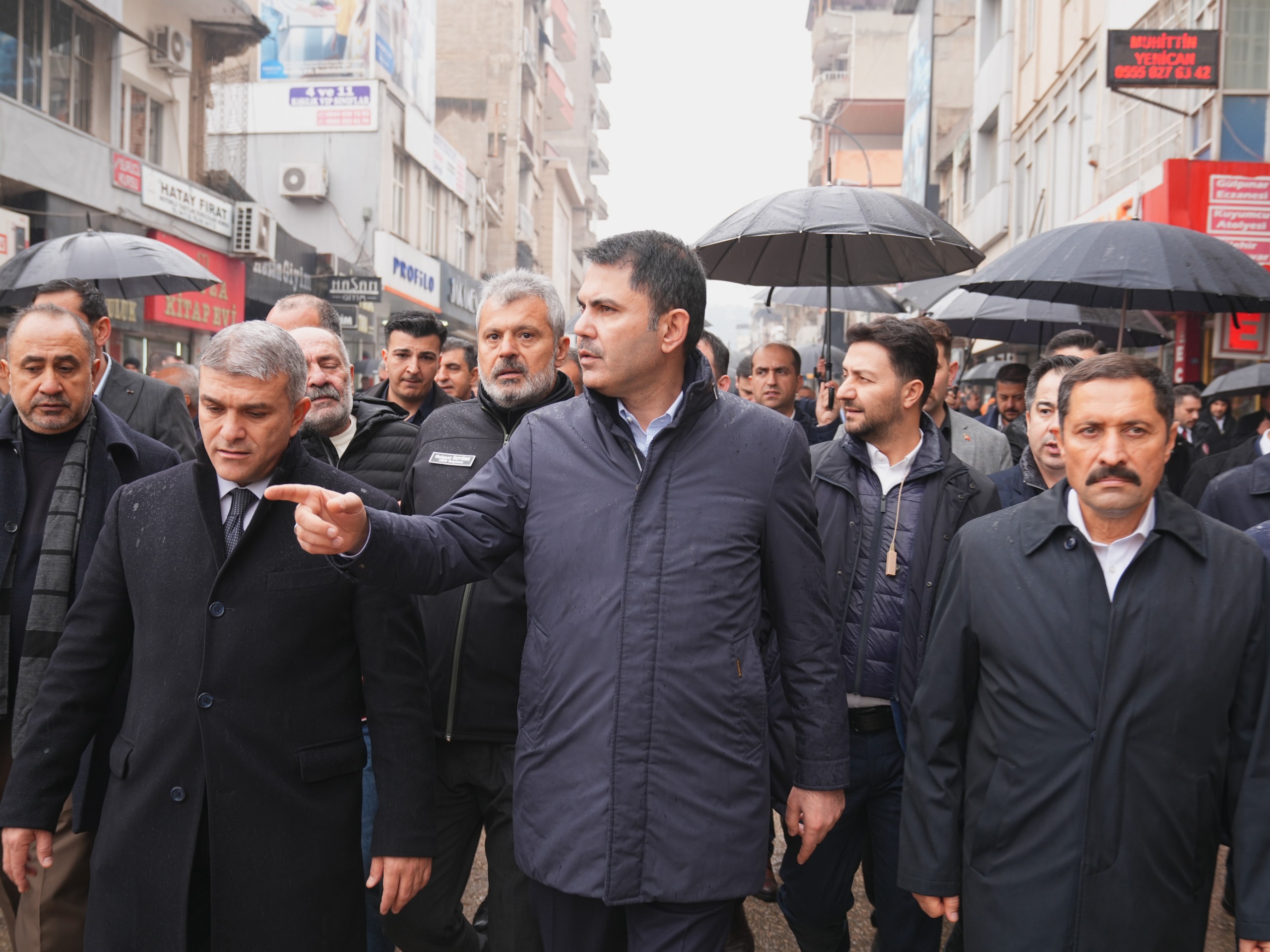 Bakan Murat Kurum, Hatay ziyaretinde İskenderun Sahil Düzenleme Projesi'nin temelini attı. Projenin açılışı 29 Ekim 2025’te yapılacak.