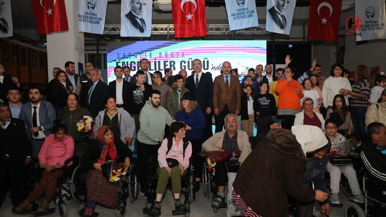 Hatay Büyükşehir Belediyesi, Engelliler Günü'nde Akülü Araç Desteği Sağladı