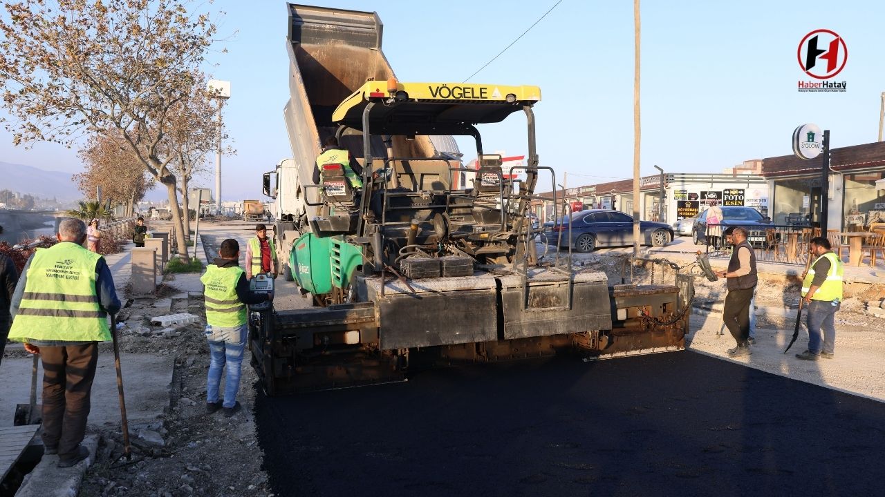 Hatay Büyükşehir Belediyesi'nden Antakya'da Yol Çalışmalarına Hız Kesmeden Devam