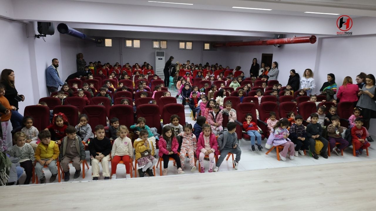 Hatay'da Çocuklar İçin Tiyatro Şöleni