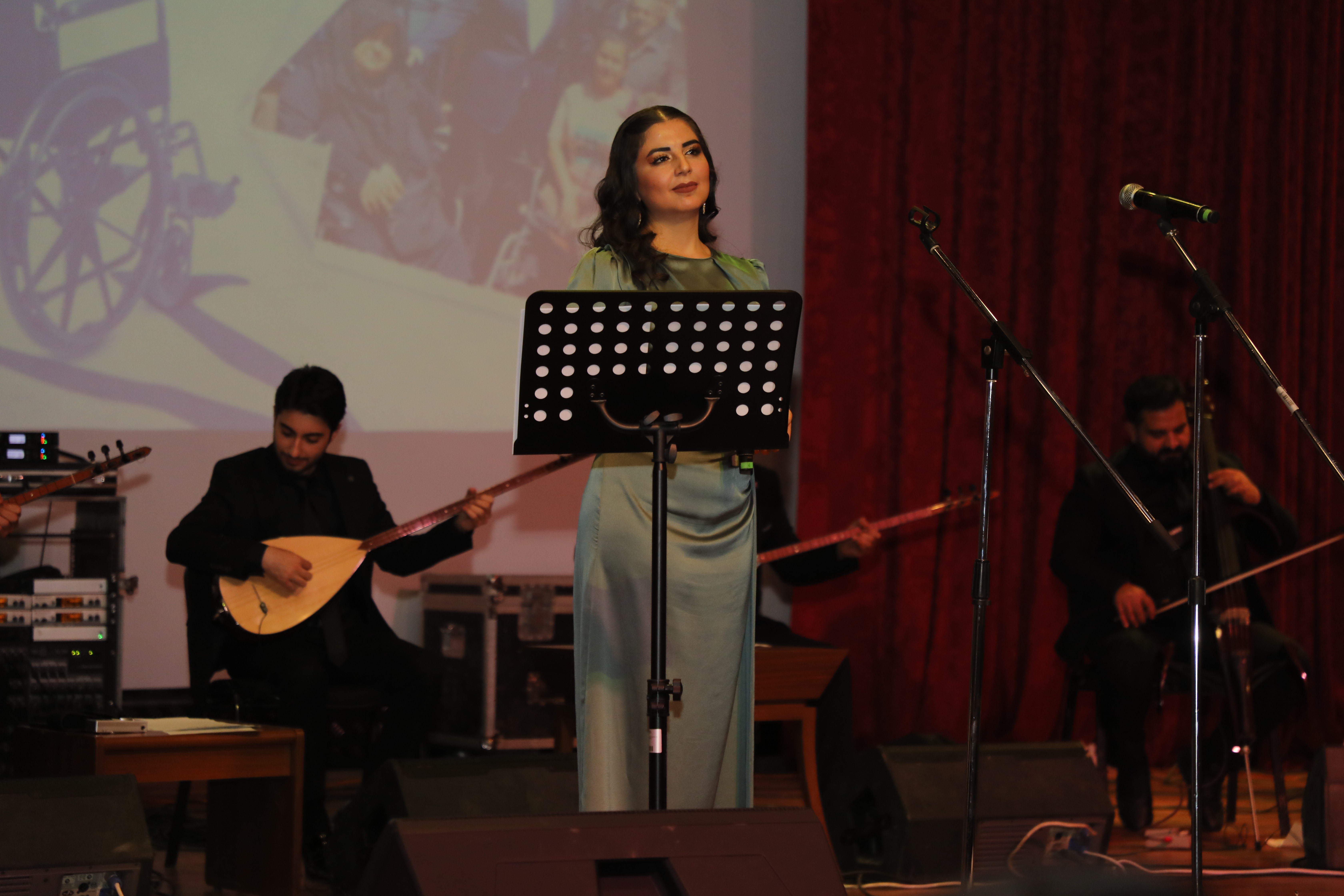 Hatay Büyükşehir Belediyesi, 3 Aralık Dünya Engelliler Günü’nde engelli bireyler için özel bir konser düzenledi. Etkinlikte Türk Halk Müziği Korosu, katılımcılara keyifli anlar yaşattı.