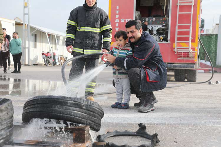 Hatay Büyükşehir Belediyesi İtfaiyesi, 2023’te 20 bin 572 olaya müdahale etti. Yangından kurtarmaya, eğitimden tatbikatlara her alanda 7/24 hizmet sunuyor.