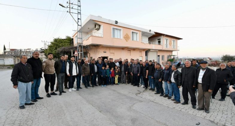 CHP Antakya Belediye Başkan Adayı Dr. Hüseyin Aksoy, 31 Mart seçimleri öncesinde Antakya'ya bağlı 7 mahalleyi ziyaret etti.