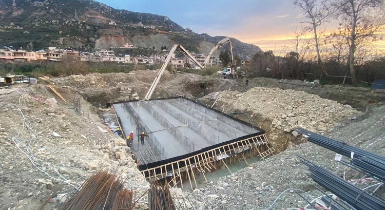 DSİ Genel Müdürlüğü Taşkın Kontrol Dairesi Başkanı Muhammet Bahattin Avcuoğlu, Hatay'da depremin yaralarını sarmak amacıyla yürüttükleri çalışmaları inceledi. 