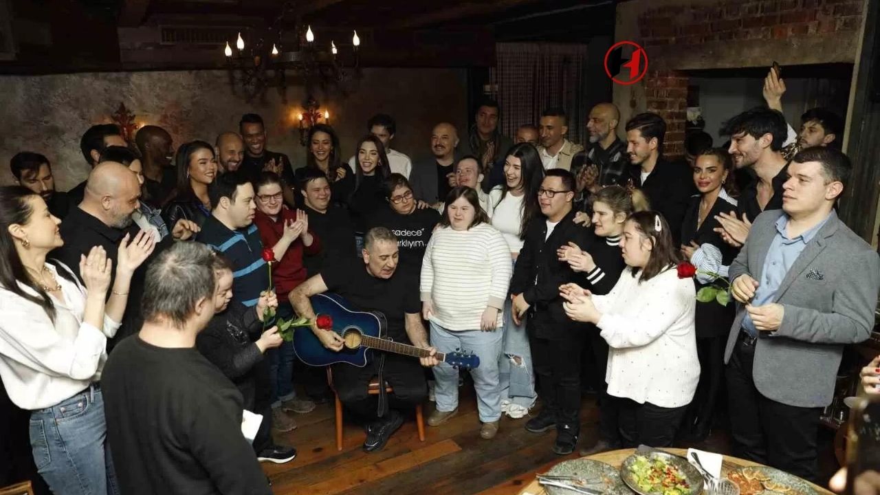 Down Sendromu Farkındalık Günü'nde Futbol ve Sanat Dünyası Bir Araya Geldi!