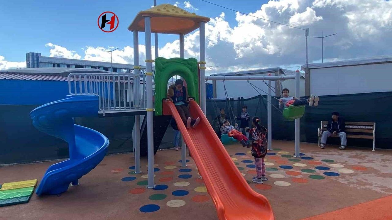 Hatay'da Depremzede Çocuklara Neşe: 20 Yeni Park Açıldı!