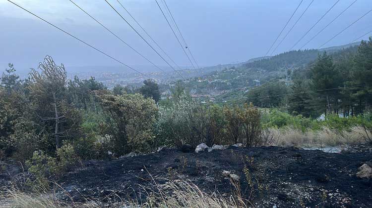 Hatay'ın Dörtyol ilçesinde, Karakese Mahallesi'nde Çökek Yayla yolundaki ormanlık alanın içindeki makilikte henüz belirlenemeyen bir nedenle yangın çıktı. 