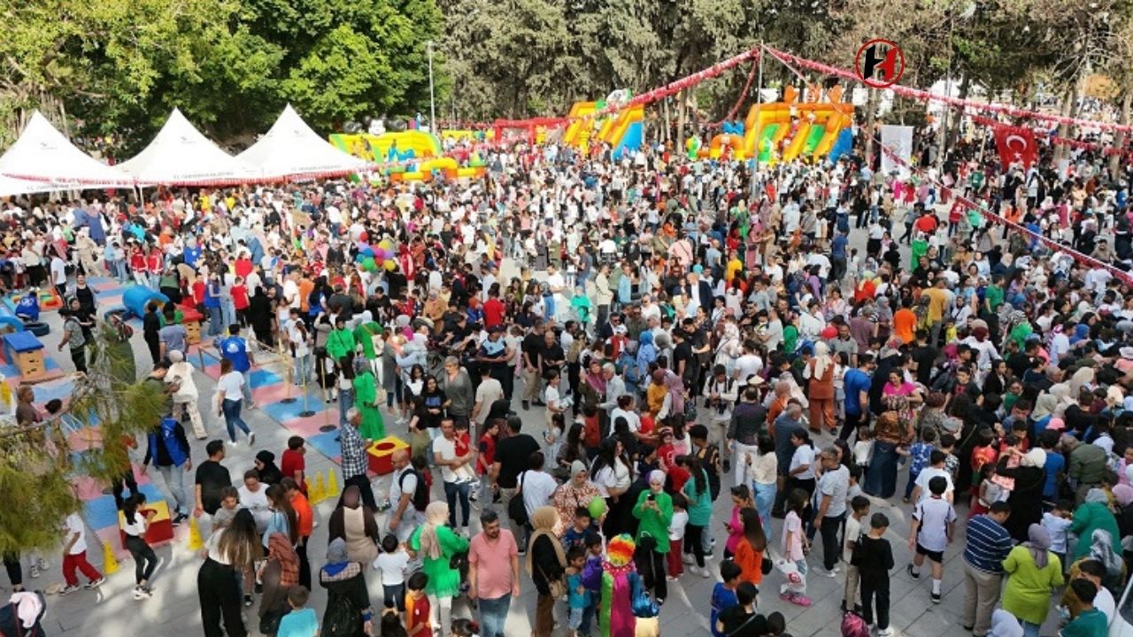 İskenderun'da 10 Bin Çocuk 23 Nisan'ı Renkli Etkinliklerle Kutladı!