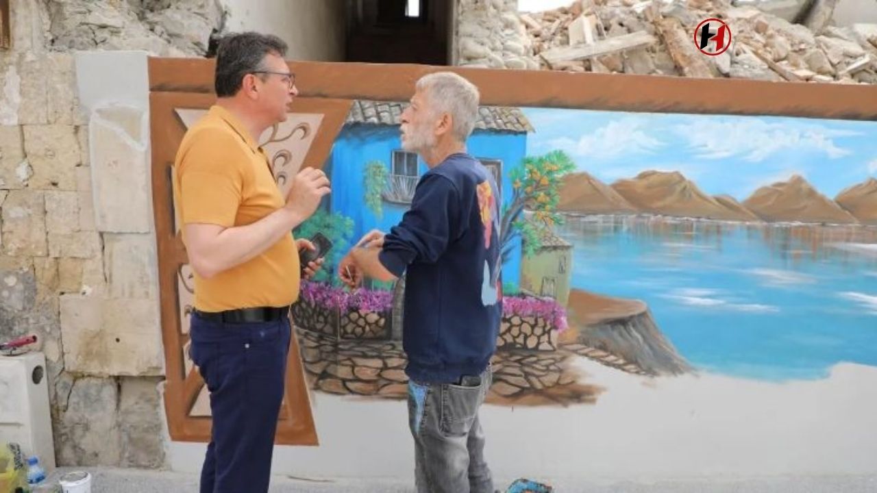 İskenderun'da Ressam Erdoğan Akın, Depremin İzlerini Sanatla Silmeye Devam Ediyor