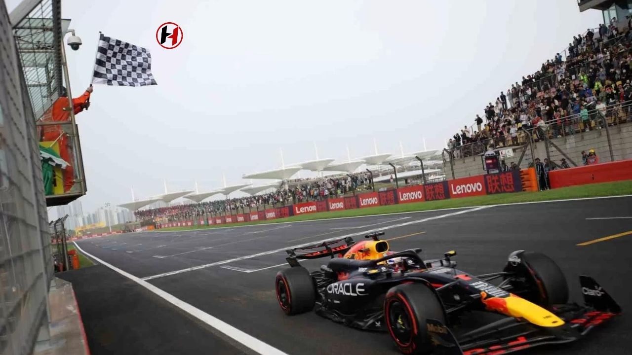 Verstappen Hakimiyeti! Hollandalı Pilot Çin'de Pole Pozisyonunu Kazandı