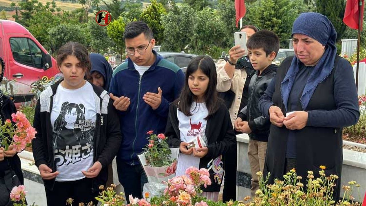 Anneler Günü'nde Deprem Acısı: 3 Kardeş, Enkazdan Kurtulup Mezarlarda Buluştu