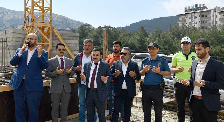 Hatay'ın Belen ilçesinde yeni bir hükümet konağı için temel atma töreni düzenlendi. 