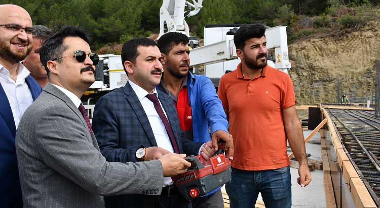 Hatay'ın Belen ilçesinde yeni bir hükümet konağı için temel atma töreni düzenlendi. 